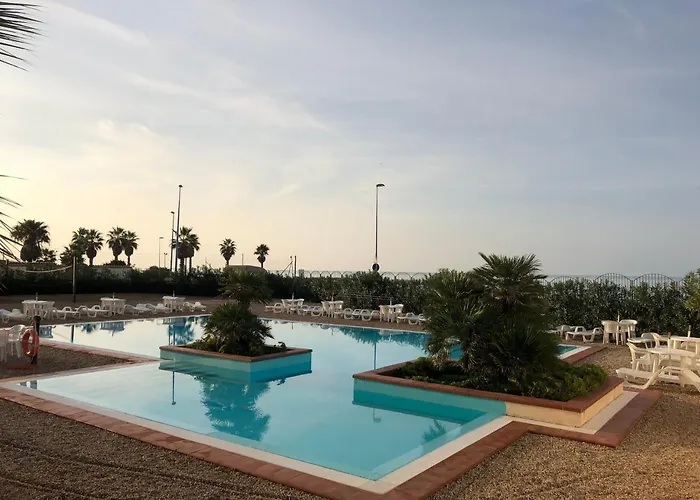 安提卡波拉住宅酒店 4* 圣莱昂